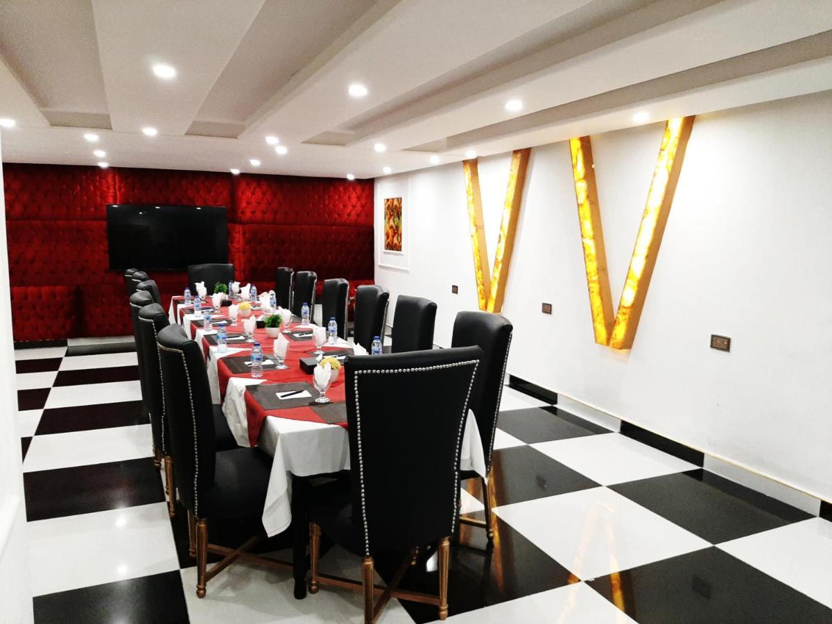 Lawrence View Hotel, ラホール エクステリア 写真