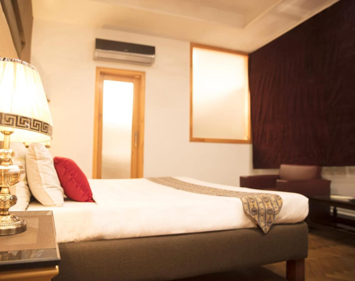 Lawrence View Hotel, ラホール エクステリア 写真