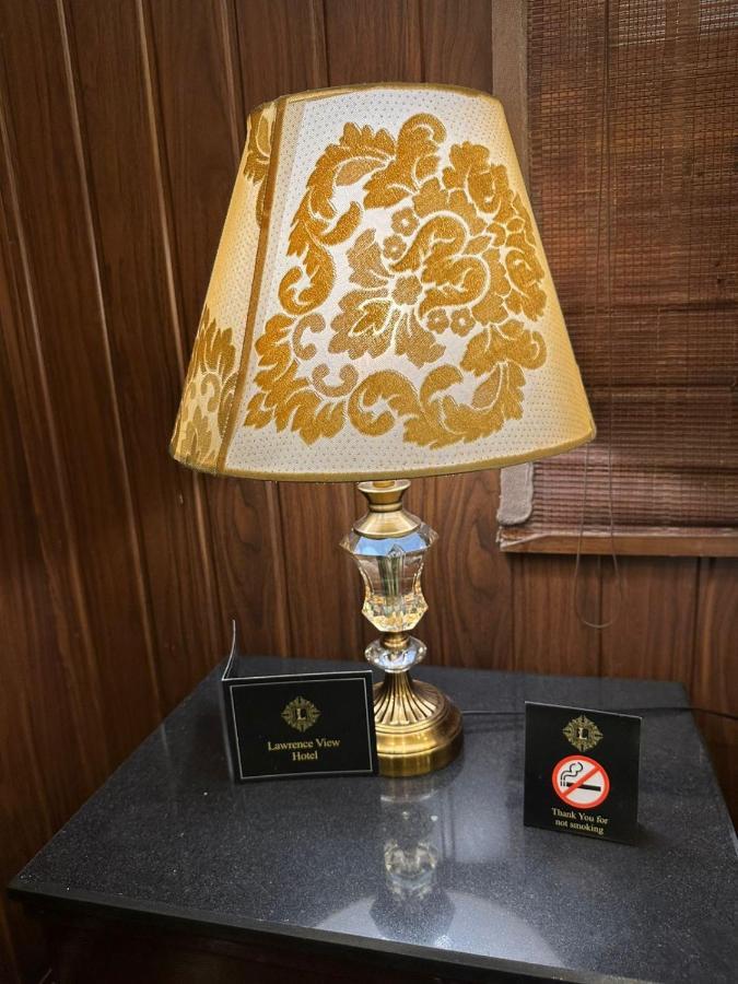 Lawrence View Hotel, ラホール エクステリア 写真