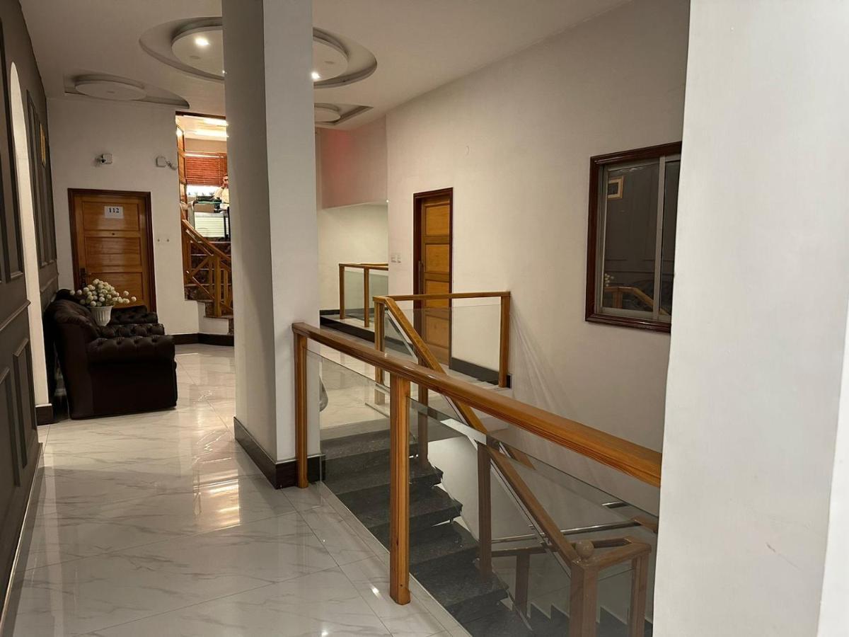 Lawrence View Hotel, ラホール エクステリア 写真