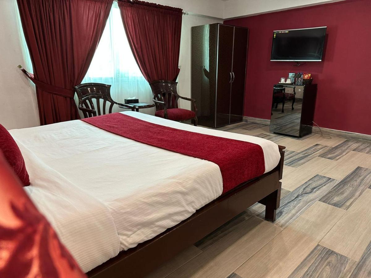 Lawrence View Hotel, ラホール エクステリア 写真